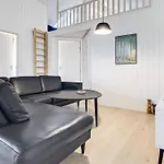 Feriehus 20 Person In Stege